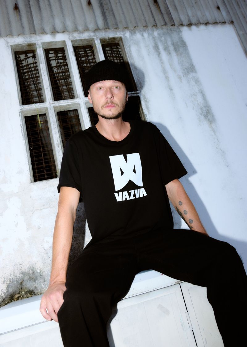 TSHIRT LOGO BLACK 2